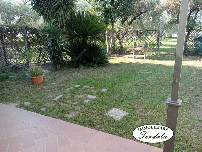 Casa con 6 locali in vendita in Casano Dogana Isola, Luni