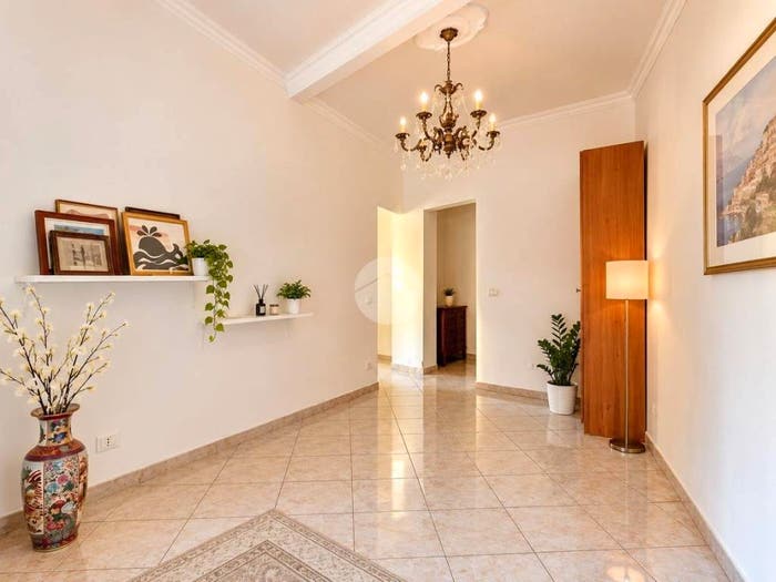 Appartamento con 5 locali in vendita in Via Francesco Crispi, Lavagnola Santuario Montemoro, Savona