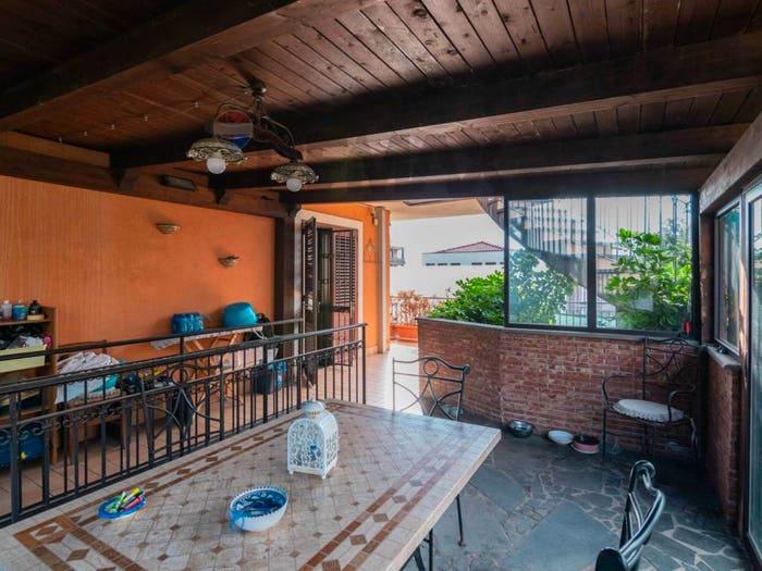 Appartamento con 5 locali in vendita in Via Giuseppe Garibaldi, San Pietro Clarenza
