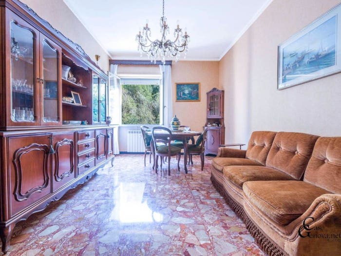 Appartamento trilocale in vendita in Via Ginestrato, Quezzi, Genova