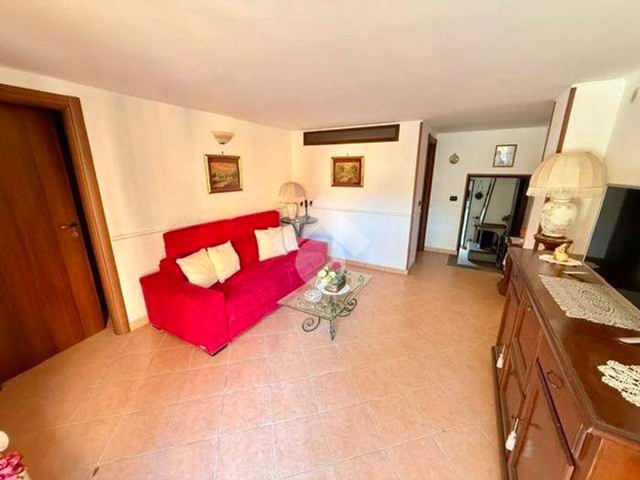 Casa trilocale in vendita in Piazza Salvo d'Acquisto, Castel Cellesi, Bagnoregio