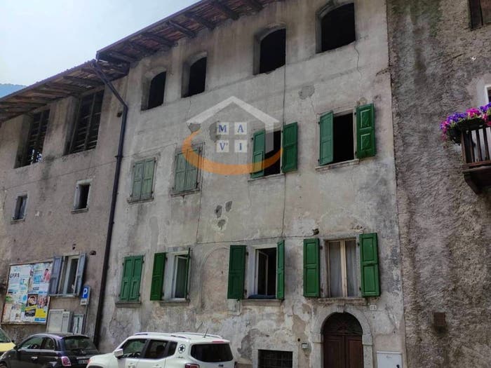 Appartamento quadrilocale in vendita in via garibaldi, Centro, Storo