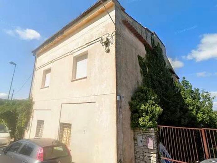 Appartamento con 6 locali in vendita in Via Ludovico Ariosto, Luras