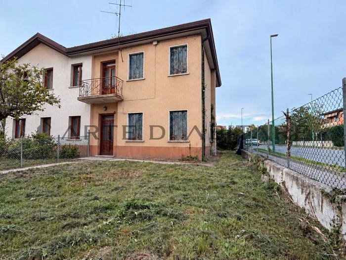 Casa con 5 locali in vendita in Centro, Salzano