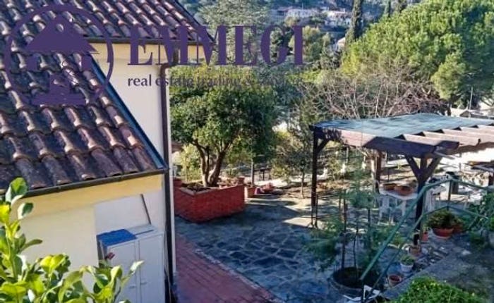 Appartamento con 6 locali in vendita in Via Isabella Lantero, Centro, Diano San Pietro