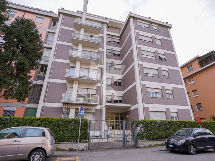 Appartamento trilocale in vendita in Via Giuseppe Cenni, Stadio Cittadella, Parma