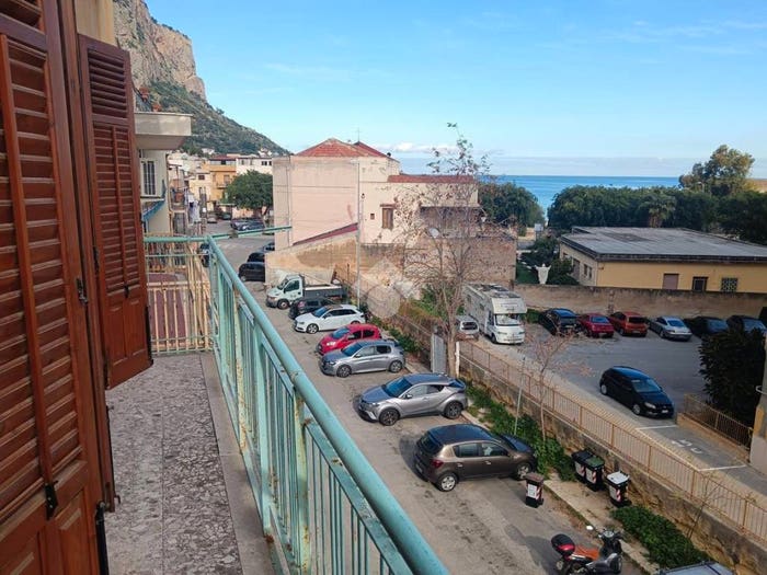 Appartamento quadrilocale in vendita in Via Morici a Falde, Vergine Maria, Palermo