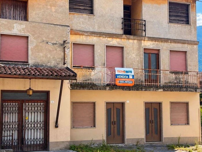 Casa con 6 locali in vendita in Via Alessandro Manzoni, Berzo Inferiore