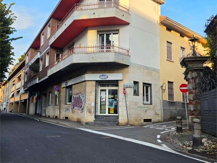 Appartamento trilocale in vendita in Via Cavour, Centro, Lomazzo
