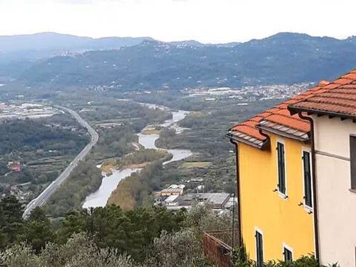 Casa con 6 locali in vendita in Strada Provinciale SNC, Calice al Cornoviglio