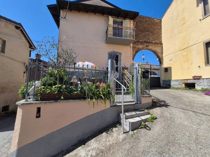 Casa con 5 locali in vendita in Via Castello, Centro, Viarigi