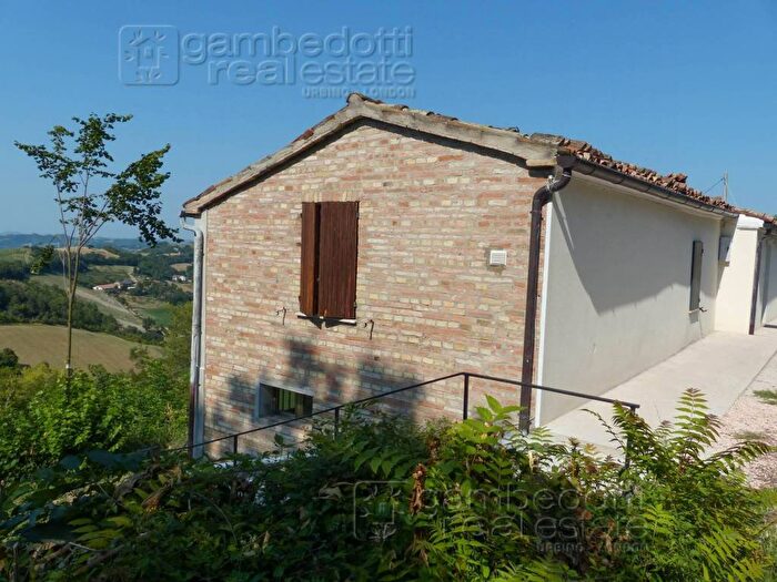 Casa con 6 locali in vendita in Montesoffio, Urbino