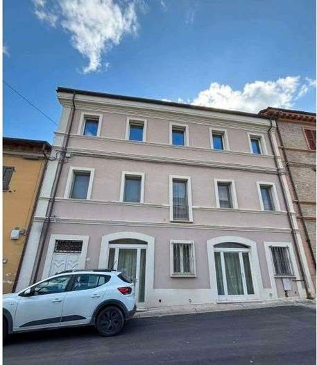 Appartamento con 6 locali in vendita in Via Roma, Saltara, Colli al Metauro