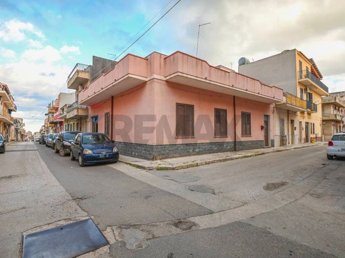 Casa con 6 locali in vendita in Via De Gasperi, Centro, Pachino