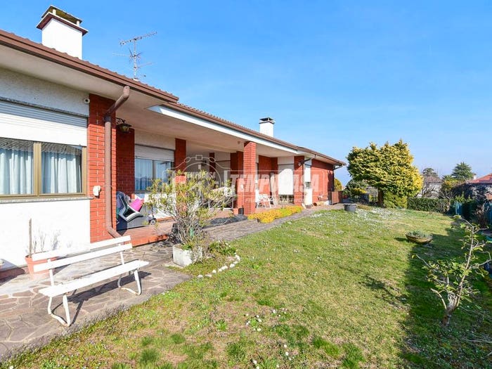 Casa con 6 locali in vendita in Via Don Luigi Sturzo, Centro, Orsenigo
