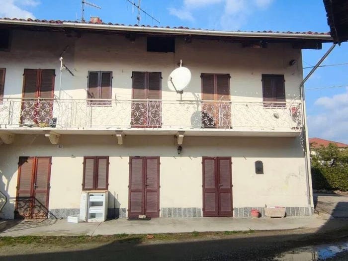 Casa quadrilocale in vendita in Canton Caserio, Ivrea