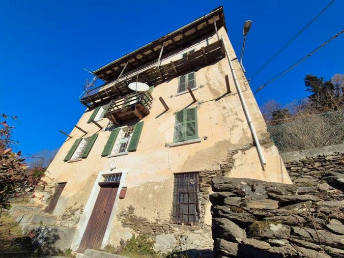Casa con 5 locali in vendita in Via Sant'Antonio, Introzzo, Valvarrone