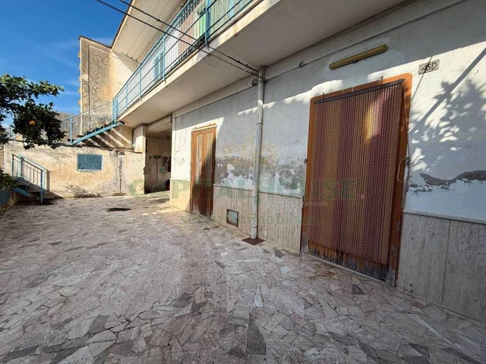 Casa con 6 locali in vendita in Via Cesare Battisti, Centro, Roccarainola