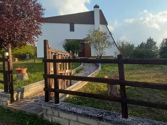 Casa con 6 locali in vendita in Via Casali, Marana, Montereale