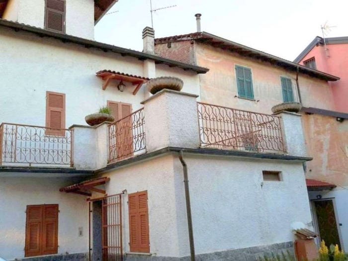 Casa con 5 locali in vendita in Francavilla Bisio