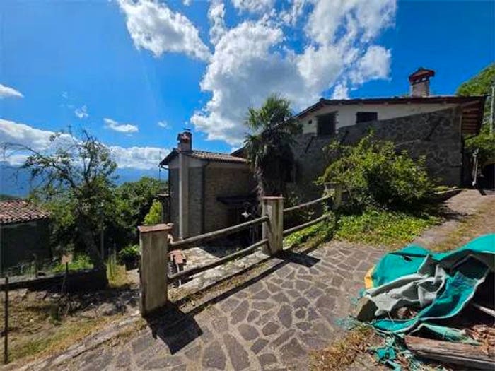 Casa con 6 locali in vendita in Località Pizzello, Castiglione di Garfagnana