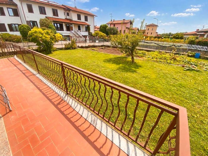 Casa quadrilocale in vendita in Via Don Lorenzo Milani, Centro, Olgiate Comasco