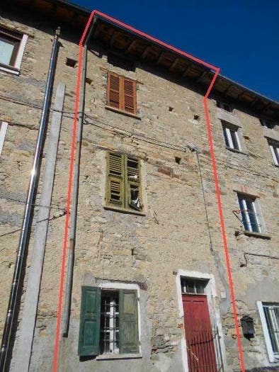 Casa quadrilocale in vendita in Piazza Principe Doria, Centro, Garbagna