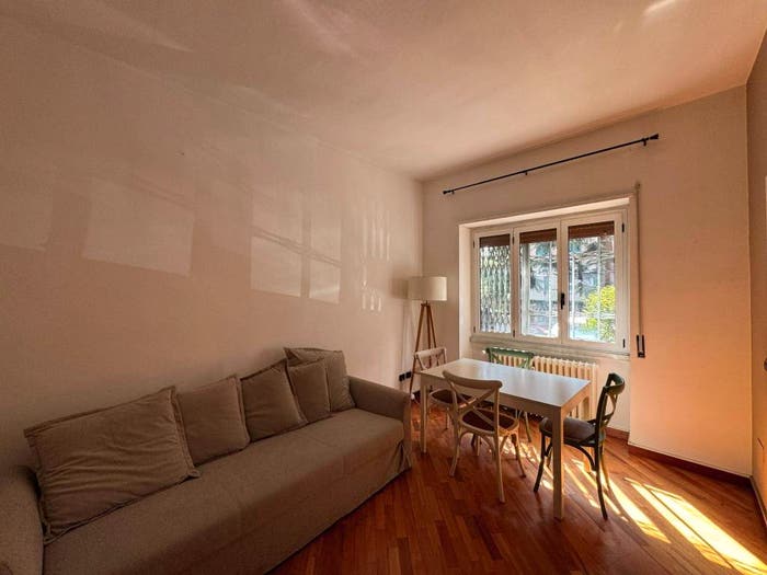 Appartamento trilocale in vendita in Viale Caterina da Forlì, Gambara, Milano