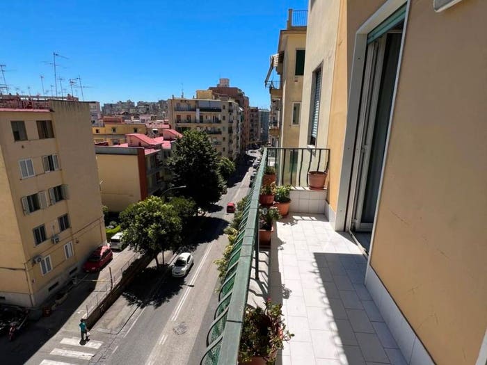 Appartamento con 5 locali in vendita in Via Pietro Castellino, Arenella, Napoli