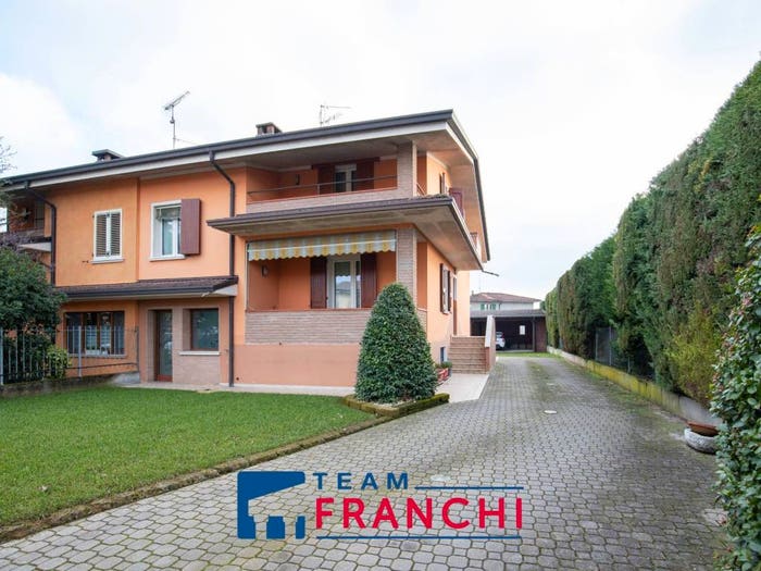 Casa con 5 locali in vendita in Via Paolo VI, Isorella