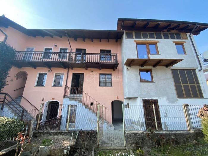 Casa trilocale in vendita in Via Pietro Bossatti, Rueglio