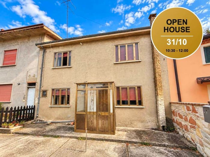 Casa quadrilocale in vendita in Via Dei Mandorli, Centro, Lozzo Atestino