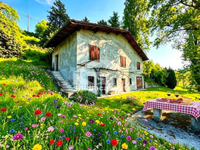 Casa con 6 locali in vendita in Centro, Solto Collina