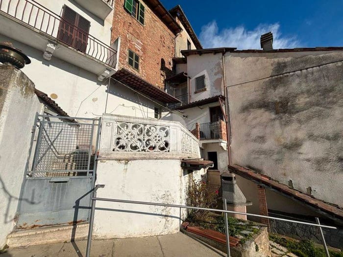 Casa quadrilocale in vendita in Via luigi Capitolo, Centro, Viarigi