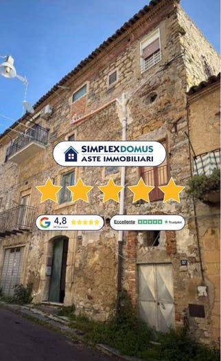 Appartamento con 6 locali in vendita in Via Genco, Centro, Villarosa
