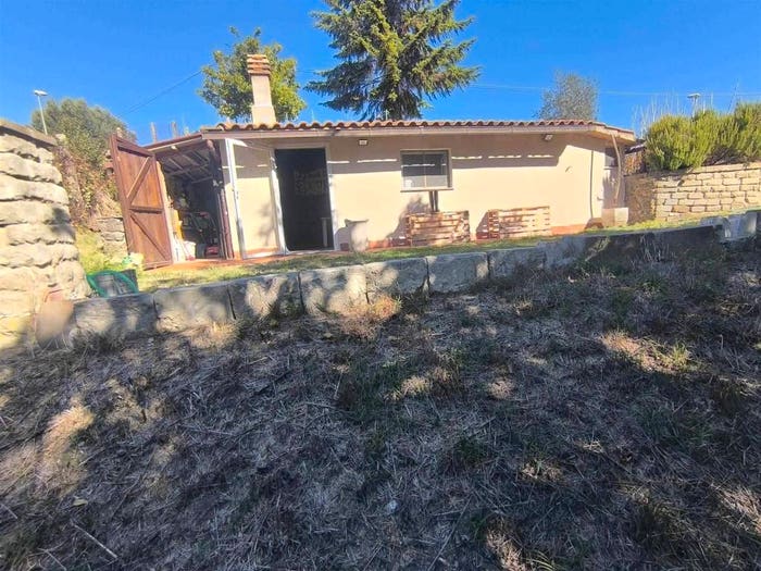 Casa monolocale in vendita in Centro, Montefiascone