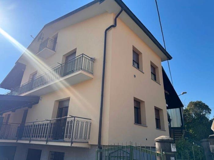 Appartamento trilocale in vendita in Via Vignetta, Centro, Brebbia