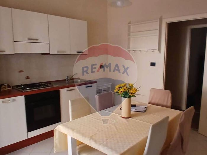 Appartamento trilocale in vendita in via vittorio veneto, Calatabiano