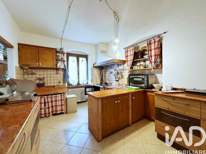 Appartamento con 6 locali in vendita in Via Giuseppe Verdi, Toss, Ton