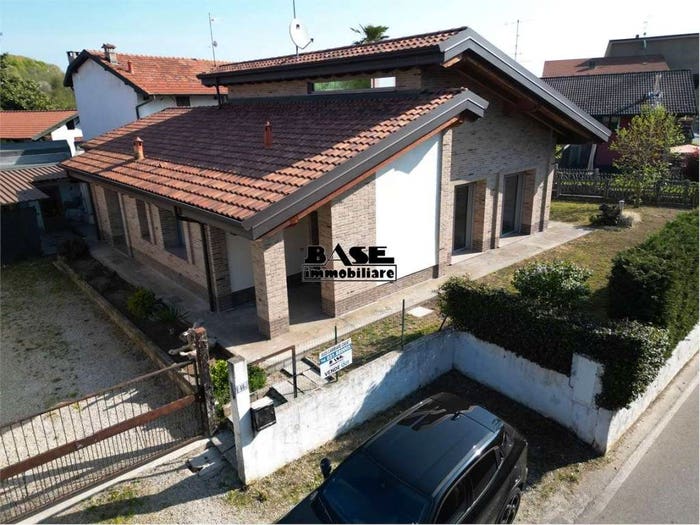 Casa con 5 locali in vendita in via Scalabrini a, Centro, Fino Mornasco