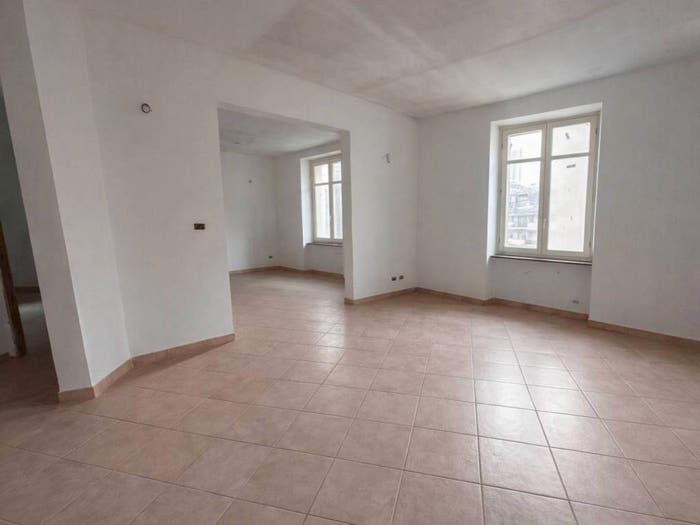 Appartamento con 6 locali in vendita in Via Ginestrato, Quezzi, Genova