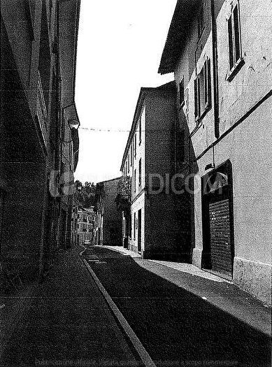 Appartamento quadrilocale in vendita in Via Giuseppe Garibaldi, Centro, Barzanò