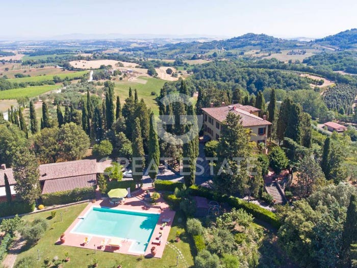 Casa con 6 locali in vendita in Piazzale Piero Morviducci, Centro, Chiusi