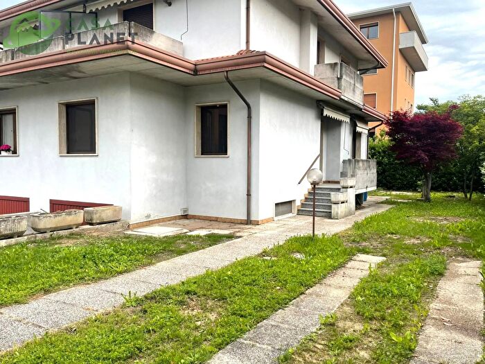 Casa con 8 locali in vendita in Via Ronzinella, Mogliano Veneto