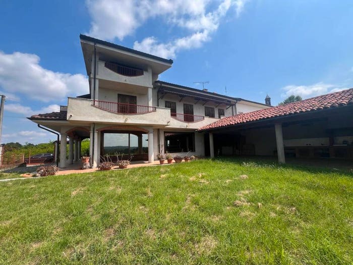 Casa con 6 locali in vendita in Frazione San Vito, San Vito, Montà