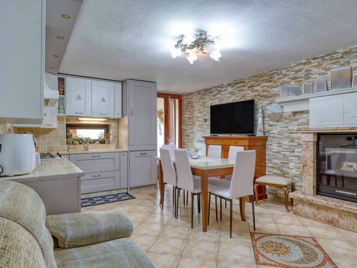 Appartamento quadrilocale in vendita in Via Antonini, Centro, Lavena Ponte Tresa