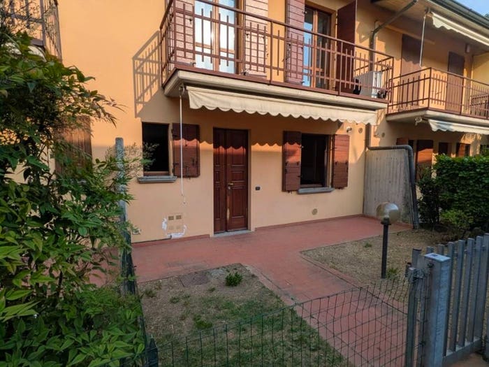 Casa quadrilocale in vendita in Via Brenta, Seriate