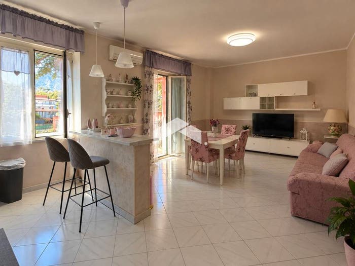 Appartamento quadrilocale in vendita in Via Costantinopoli, Somma Vesuviana