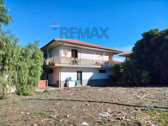 Casa con 6 locali in vendita in Via Santa Lucia, Santa Marina, Belpasso