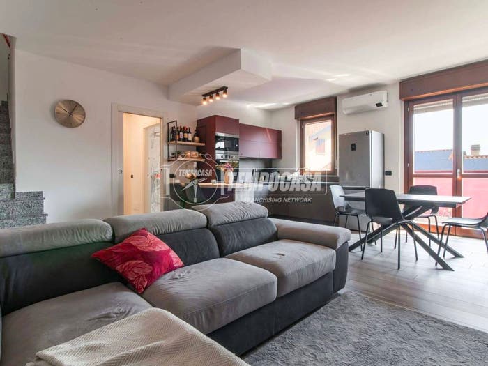 Appartamento trilocale in vendita in Via dei Fontanili, Centro, Marnate